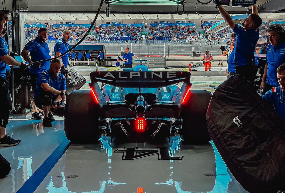 Feel the beat of Alpine, the connected cap for sport performance and entertainment